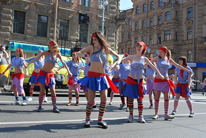 День города в Санкт-Петербурге, карнавальные костюмы