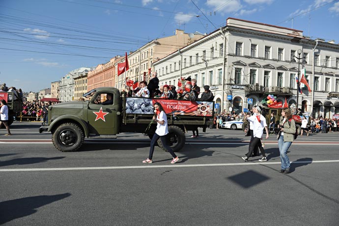 Парад ветеранов 2012 в Санкт-Петербурге