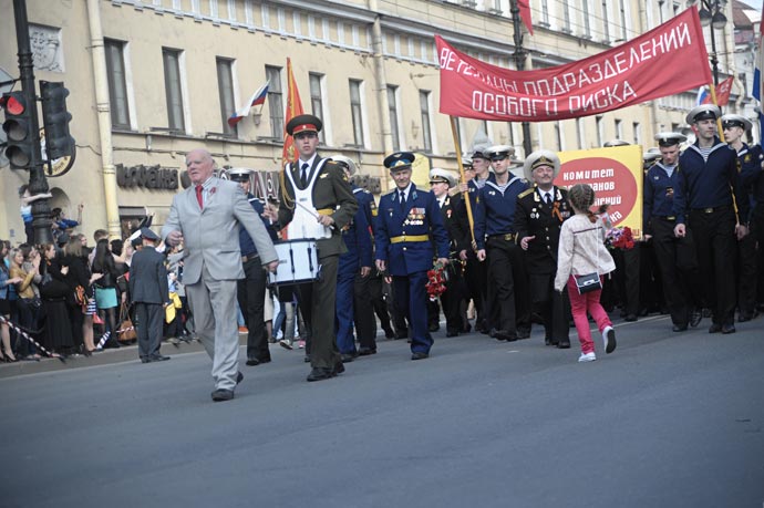 Парад ветеранов войны 2013 на Невском проспекте