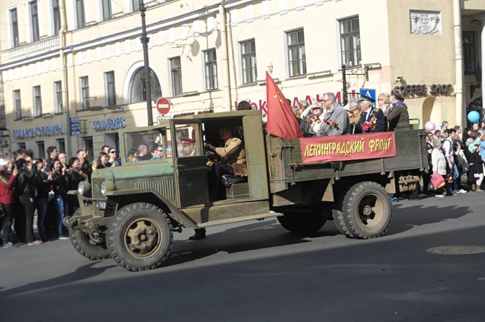 Парад ветеранов войны 2013 на Невском проспекте