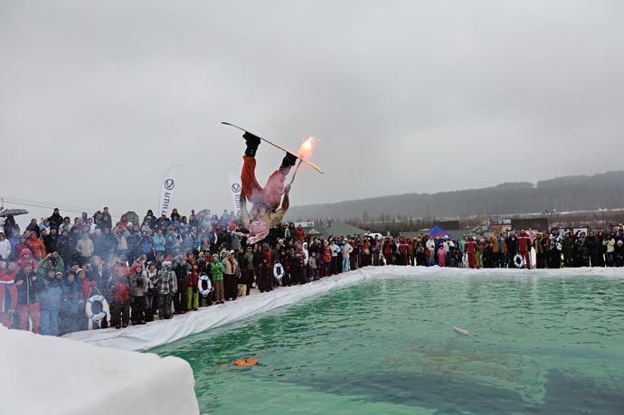 Аква-шоу 2012 Red Bull Jump&Freeze