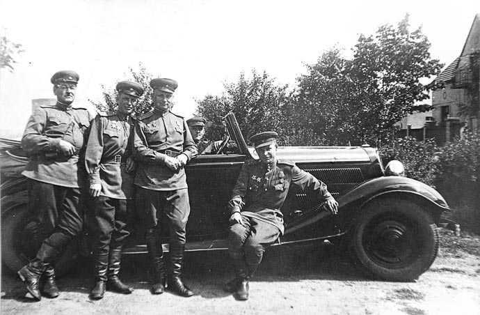 Старая фотография - офицеры 1941-1945